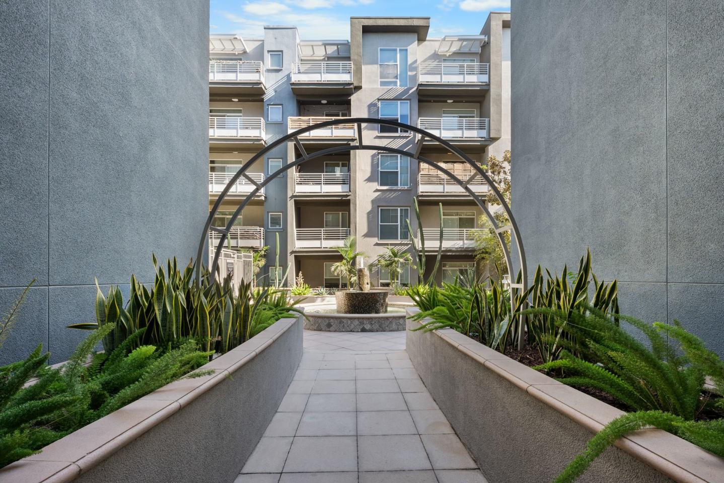 Stadium House Apartments Image 27