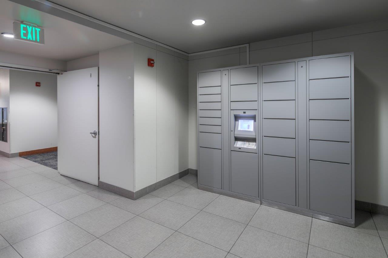 2121 Belmont Image 29