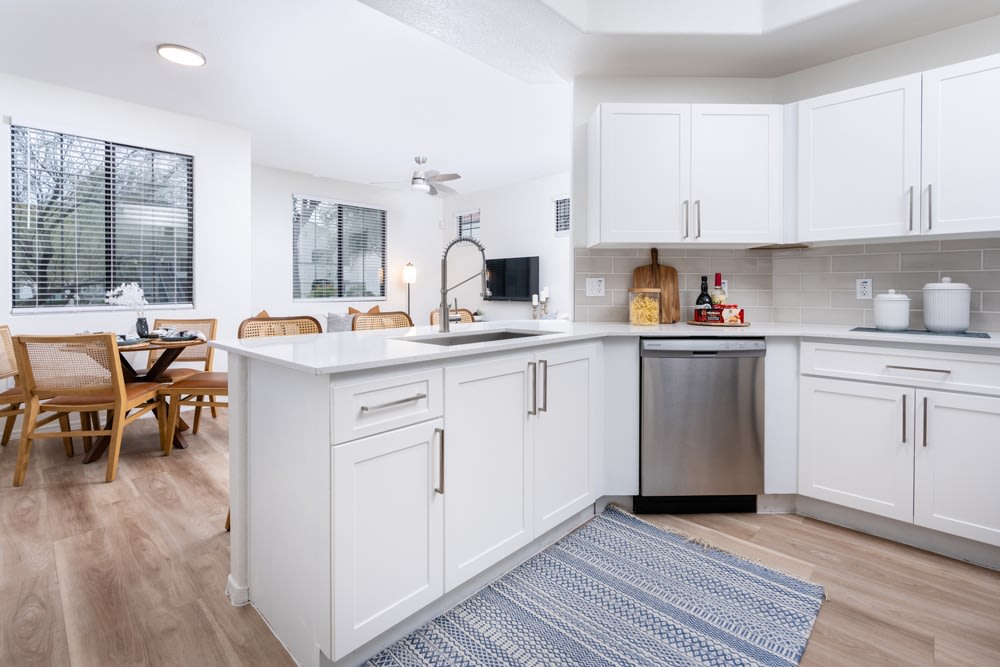 Dobson 2222 Image 9