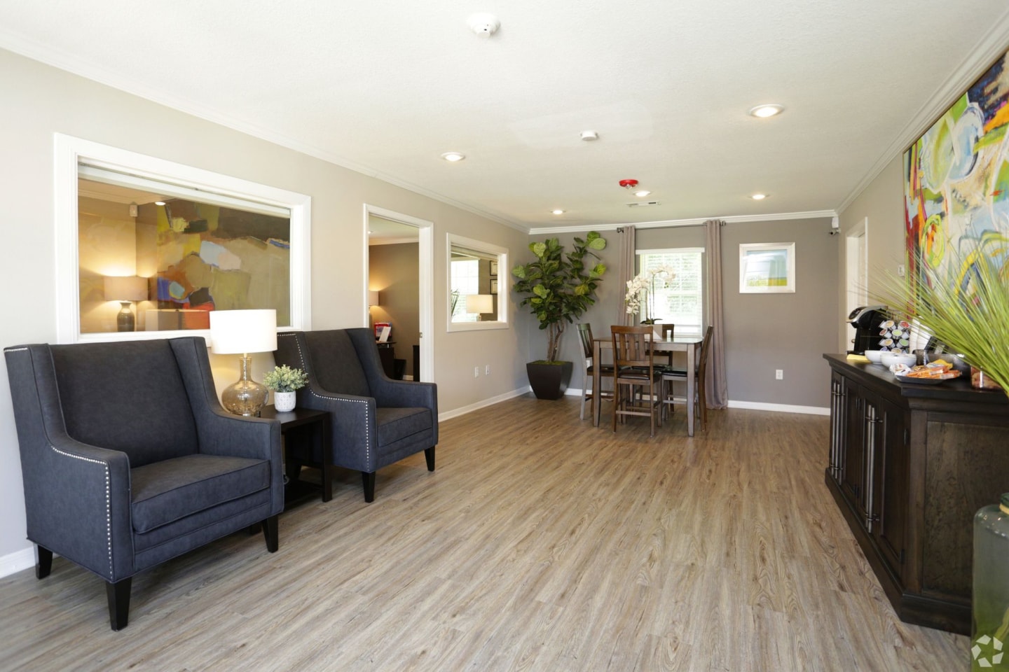 Pindo Pointe Apartments Image 3