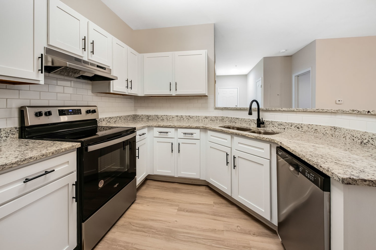 Ashbury Square Image 9