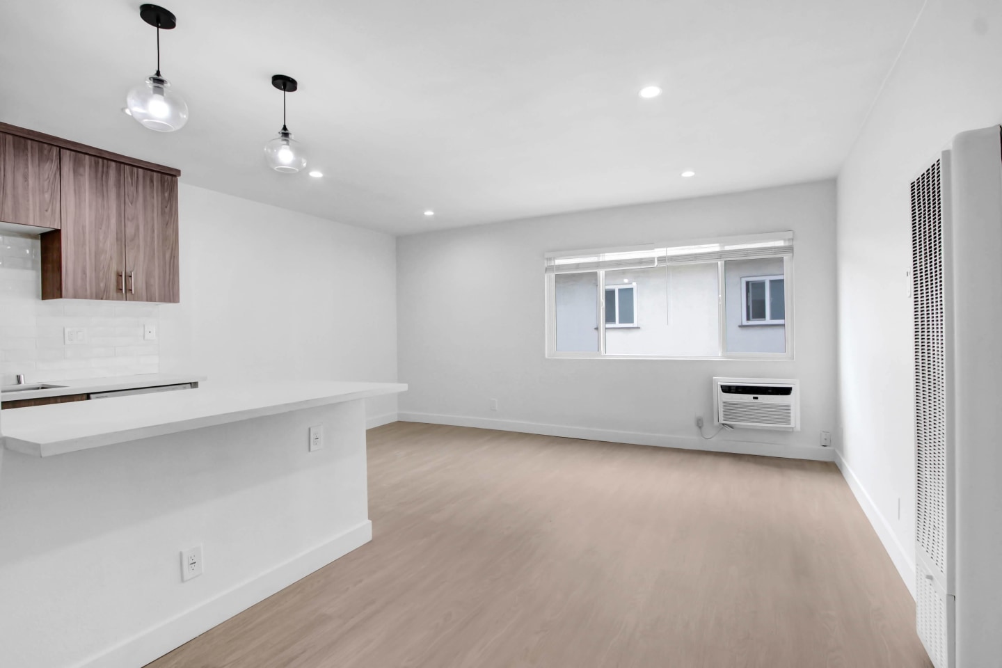 Hollywood Hills Apartments Image 9