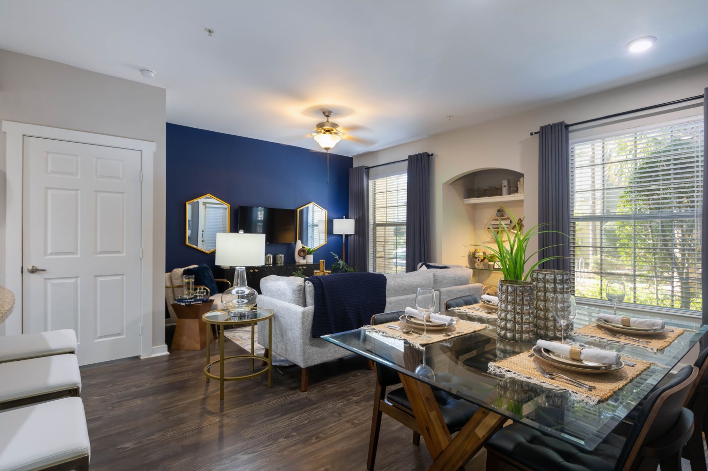 Lakefront Villas Image 11