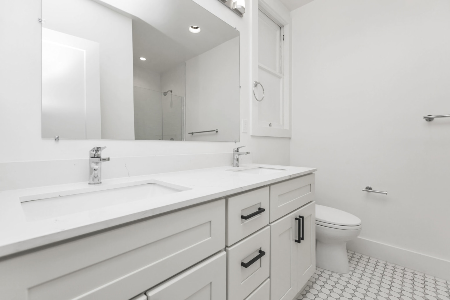Oak Shrader Apartments Image 13