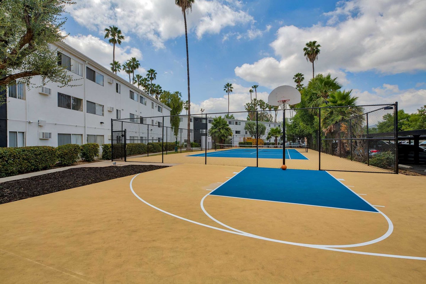 Summerview Beach Resort Luxury Apartments Image 17