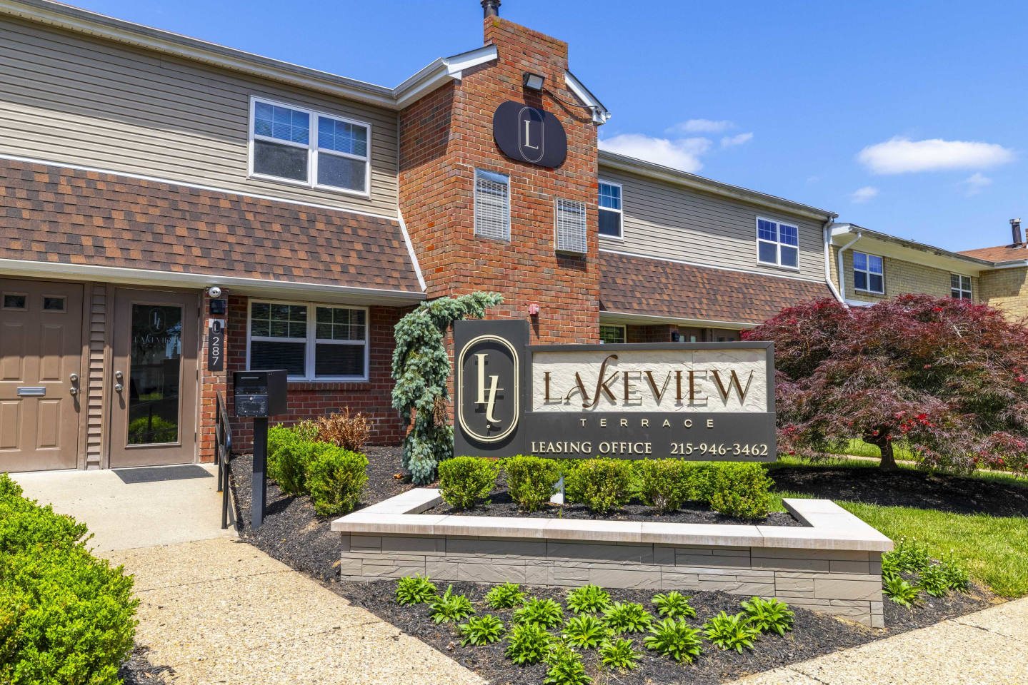 Lakeview Terrace Image 14