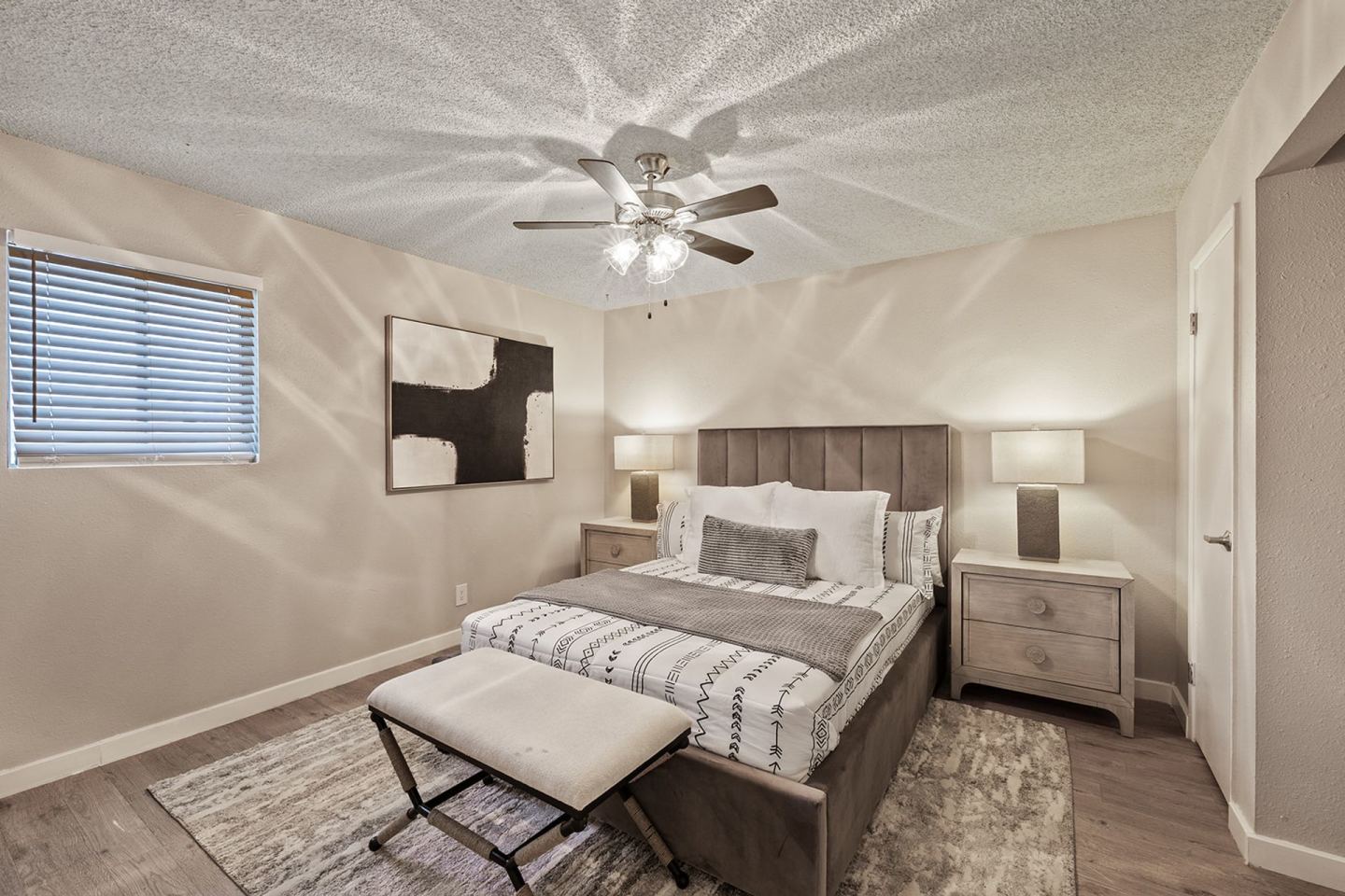 Camelback Village Apartments Image 21