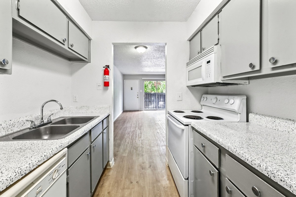 Pine Creek Apartments Image 13