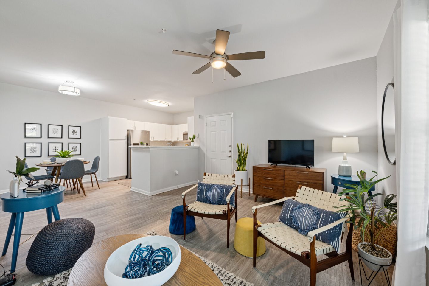 Oak Grove Apartments Image 2