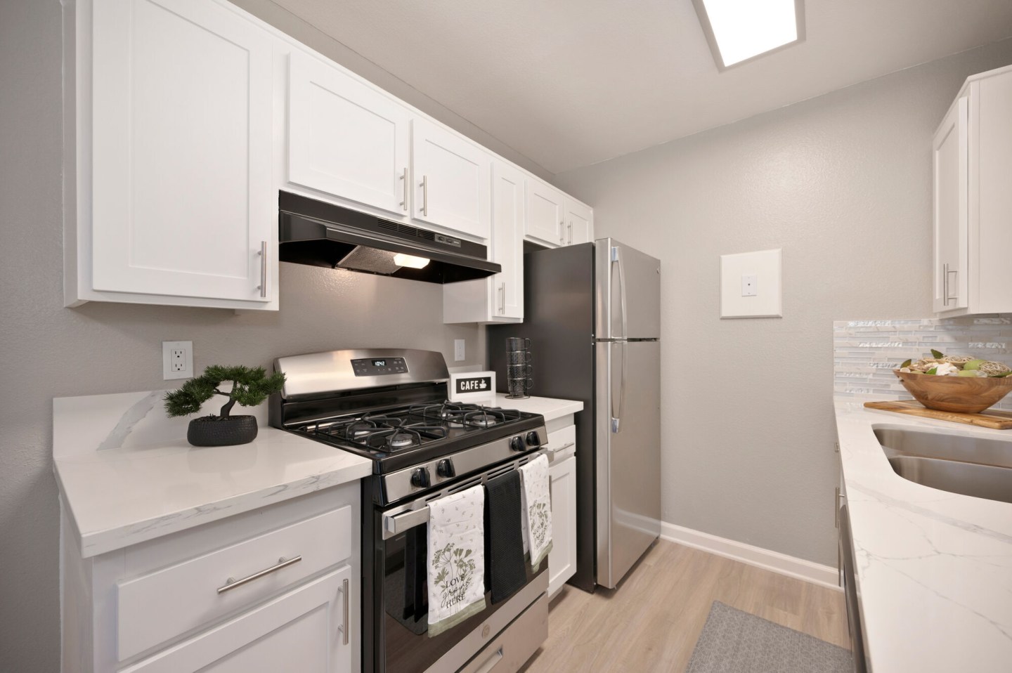 Pinewood Apartments Image 7