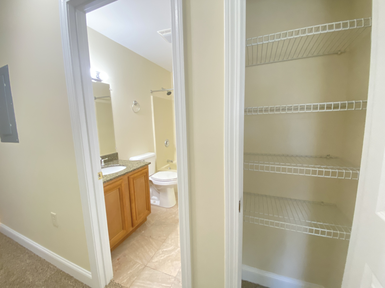 Hooksett Hollows Condominiums Image 19