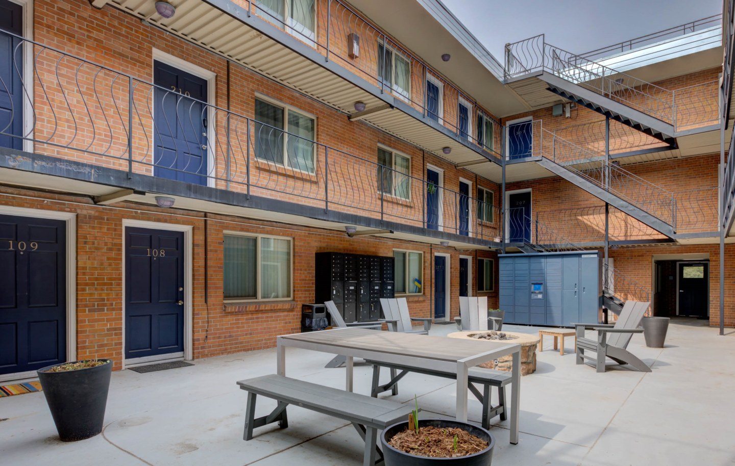 222 Logan Image 9