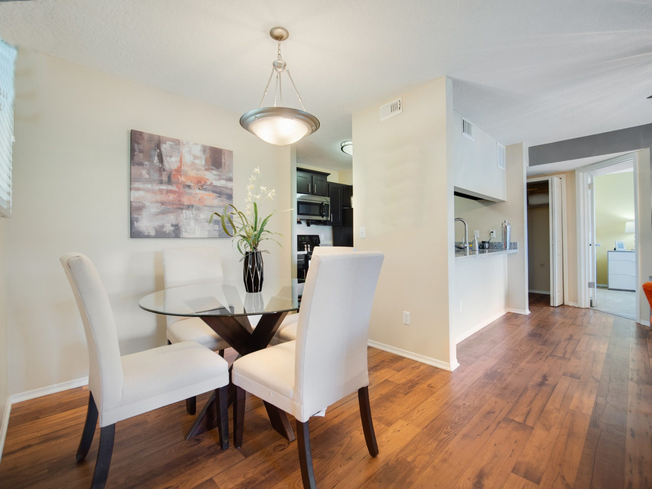The Savannahs at James Landing Apartments Image 6