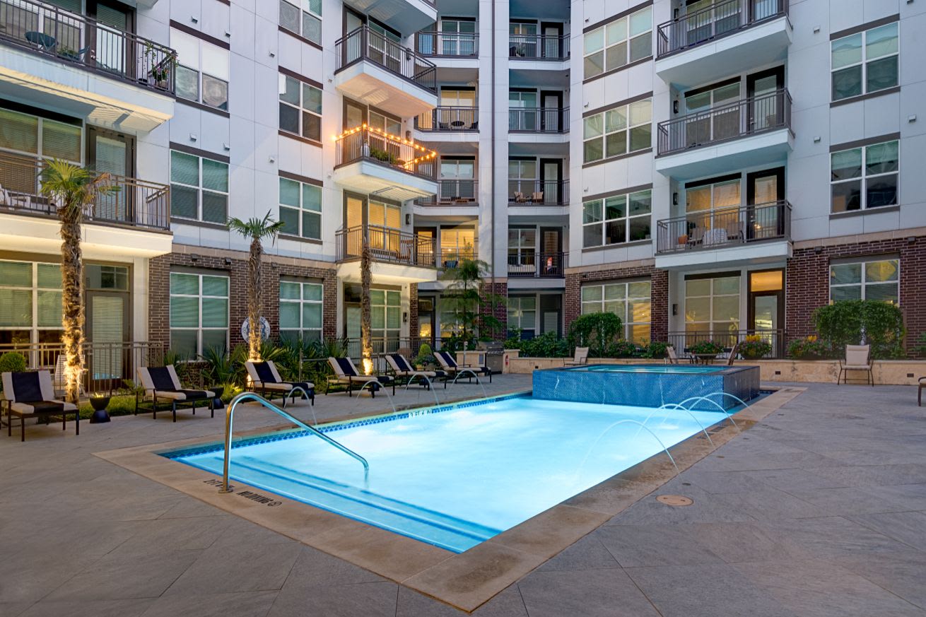 Luxia Swiss Avenue Image 1