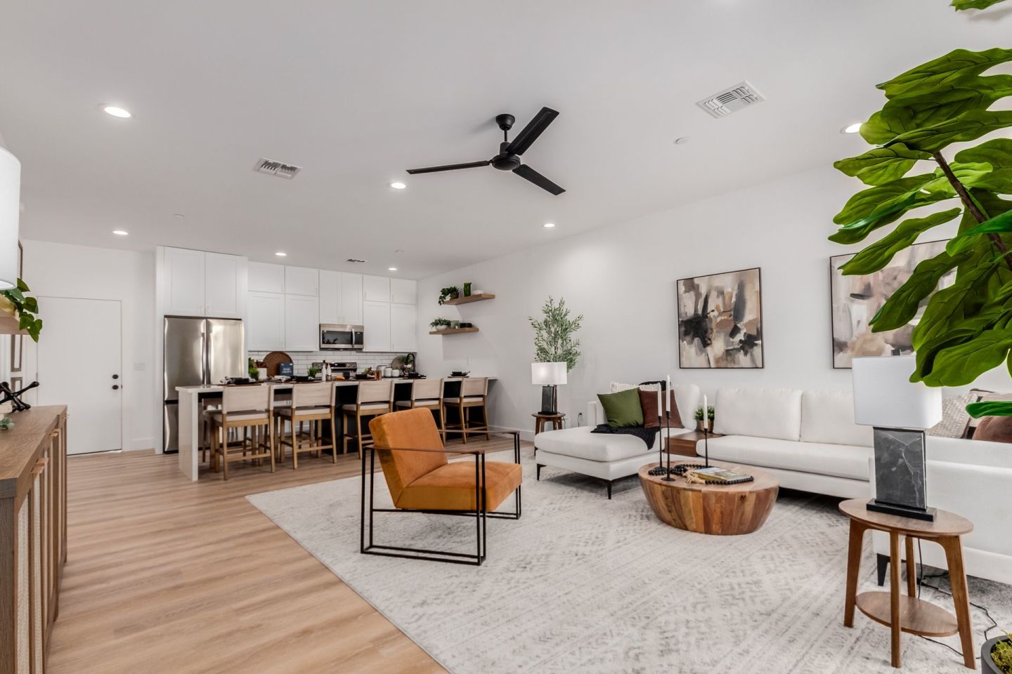CJ Luxury Townhomes Image 9