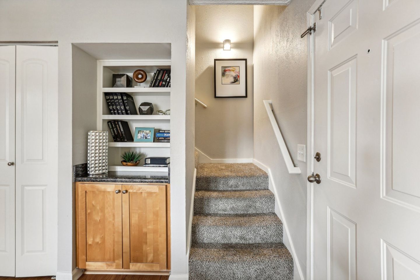 865 Bellevue Image 9