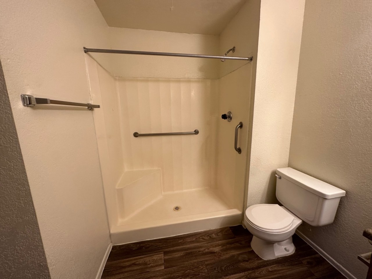 Falcon Glen Image 21