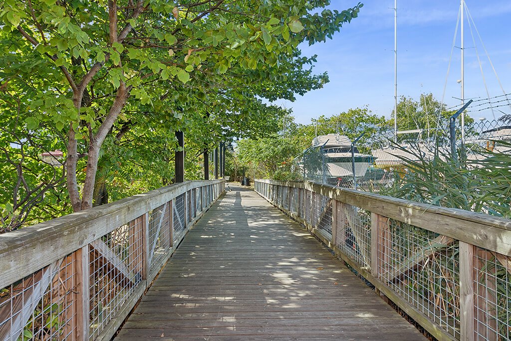 Axis Admiral's Hill Image 32