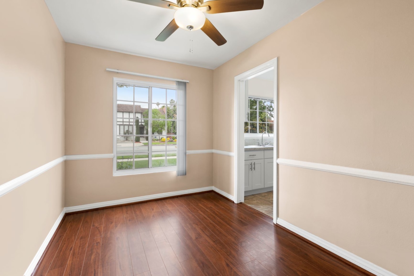 Colonial Manor Image 28