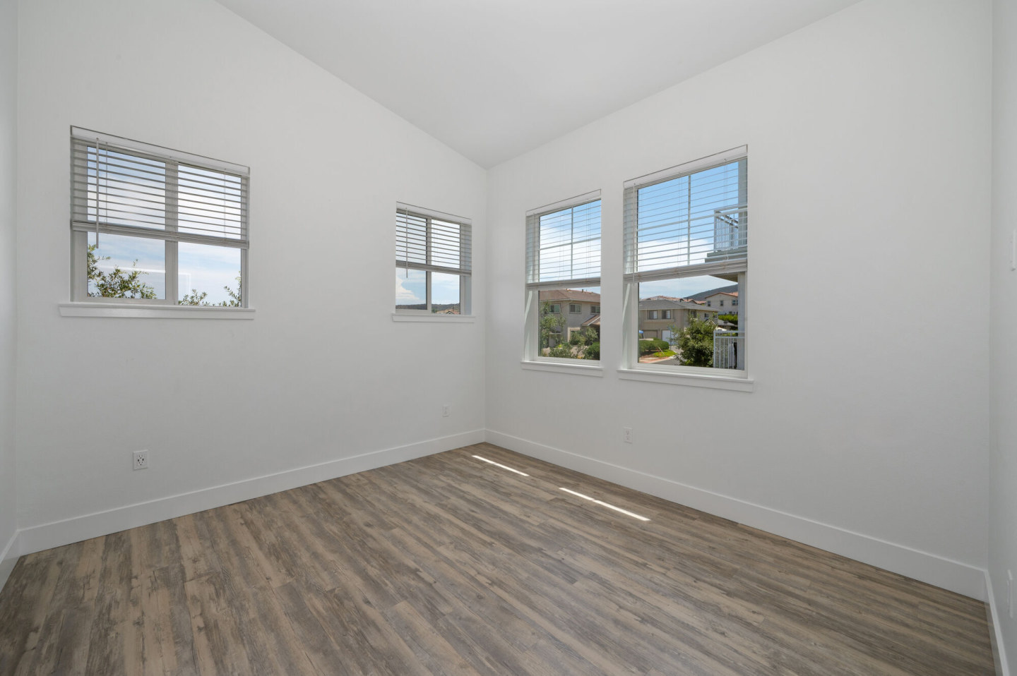 Vela Apartments Image 116