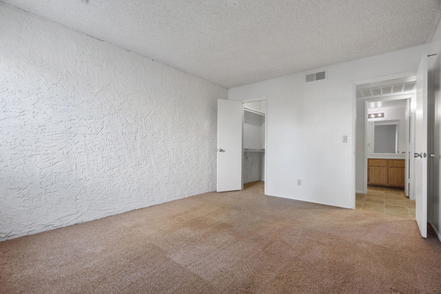 Townhomes on the Park Image 26