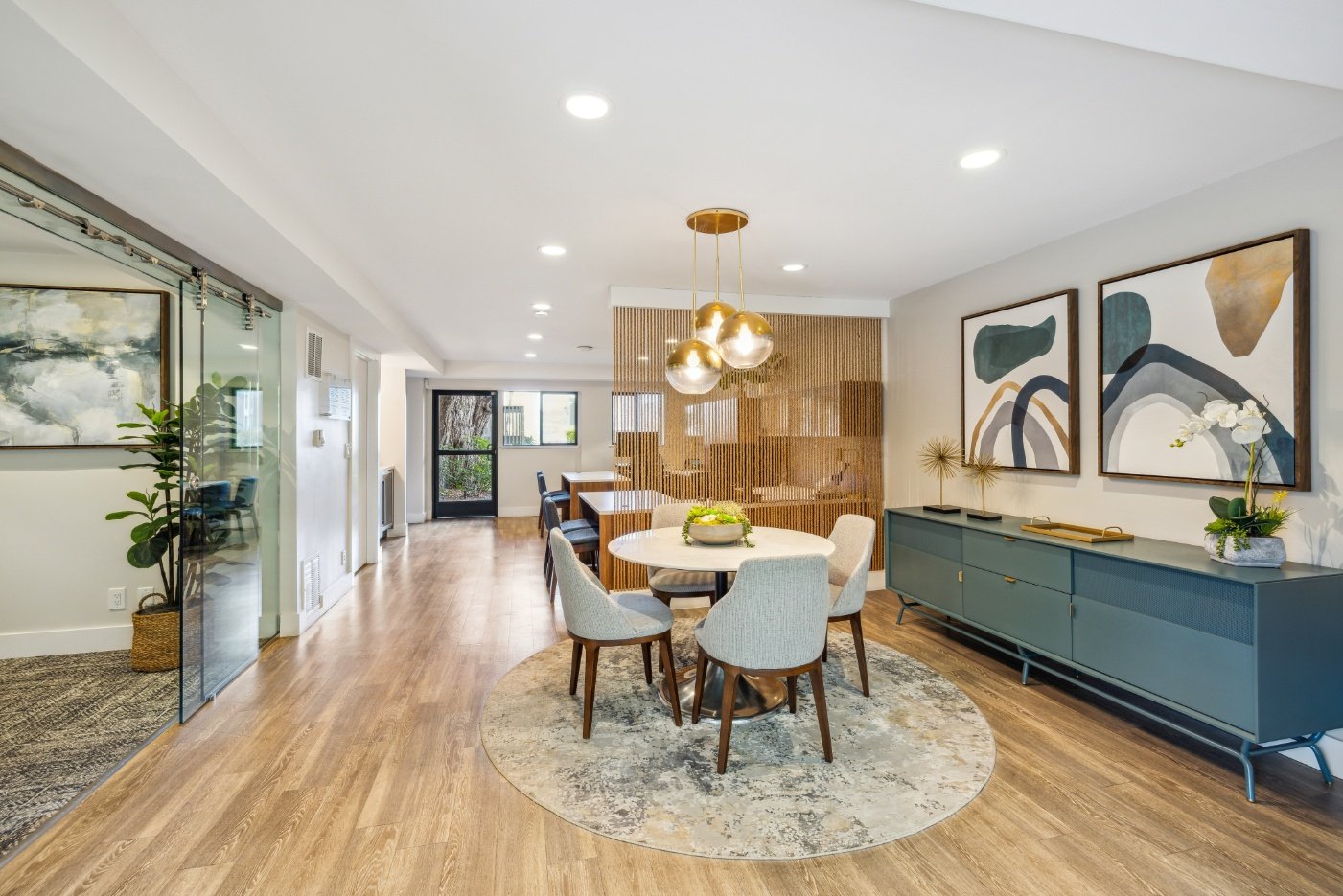 Harbor Point Waterfront Apartments Image 37