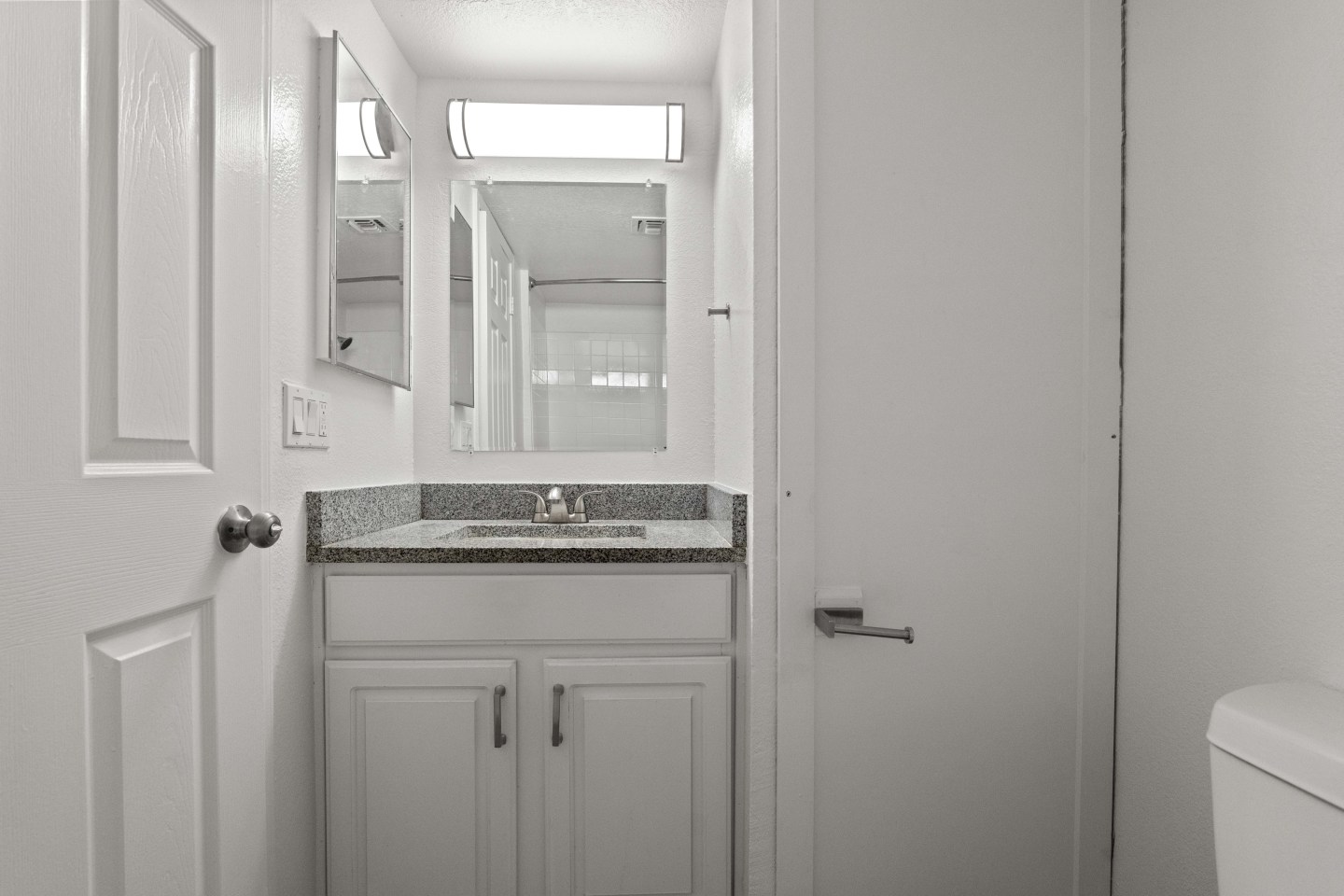 Cornell Apartments Image 10
