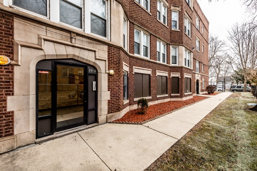 7914 S Kingston Ave Image 3
