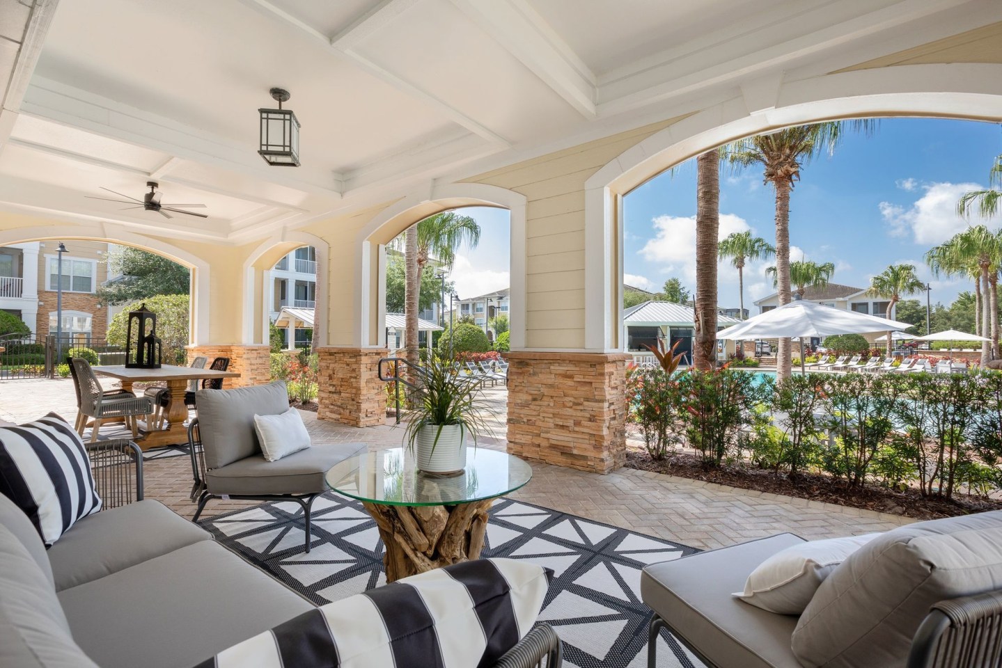 Luxe at 1820 Image 15
