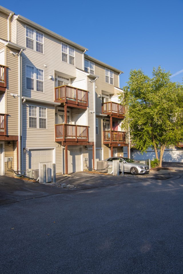 Townes at Village Center Image 17