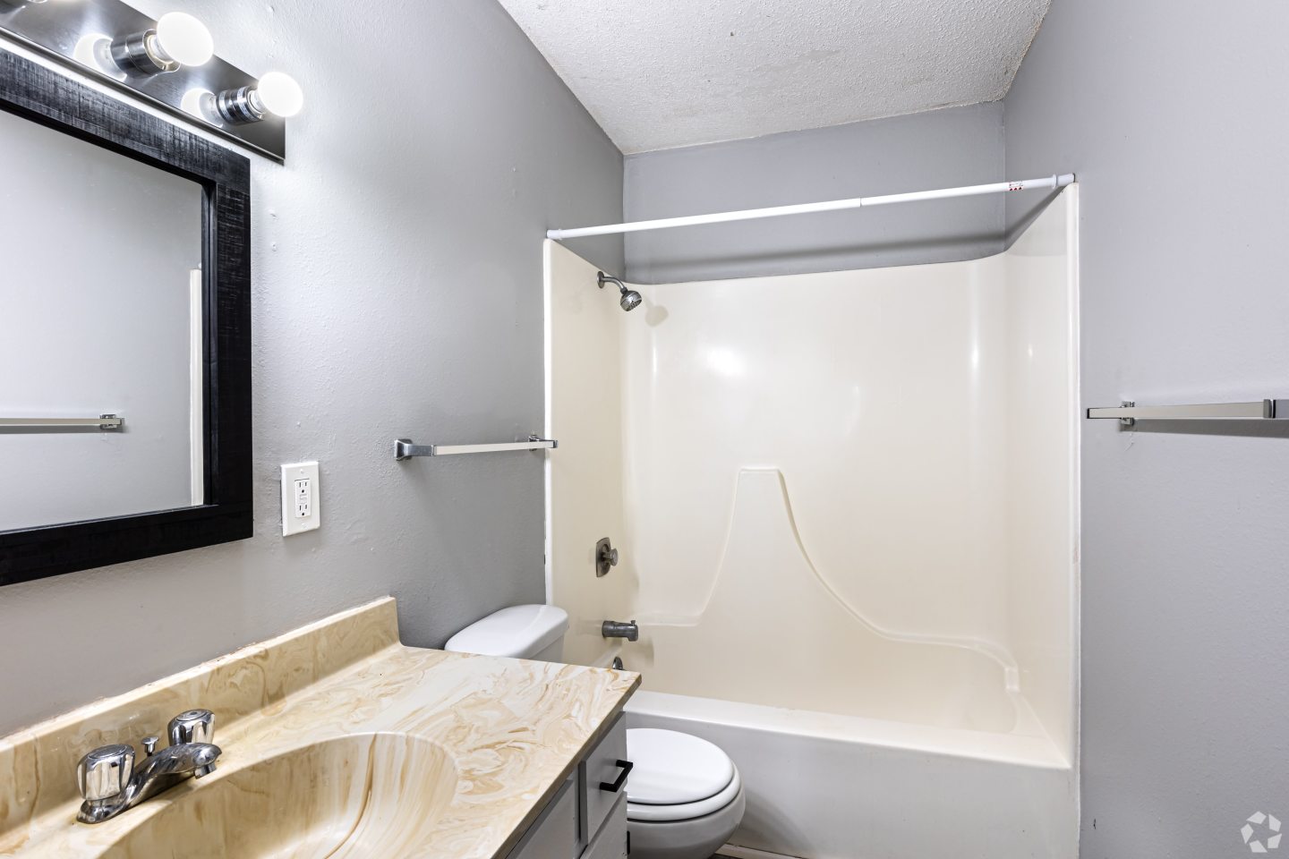 University Point Apartments Image 6