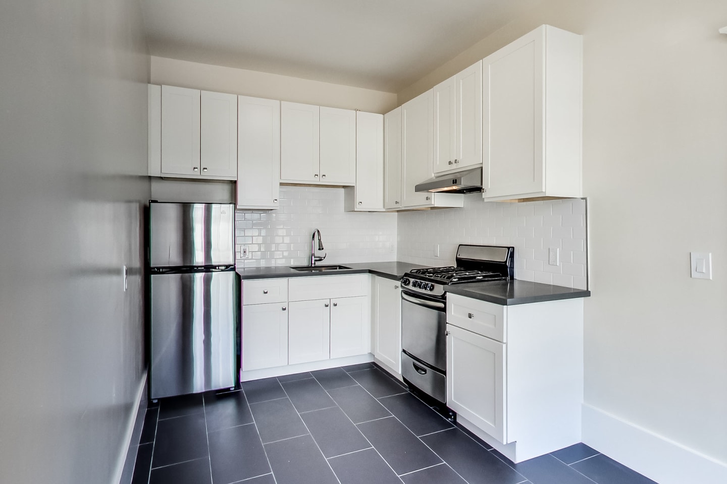 990 Geary Image 3