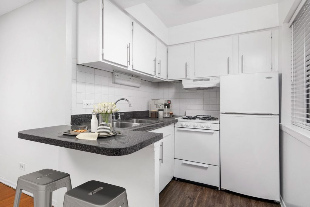 515 West Barry Image 6