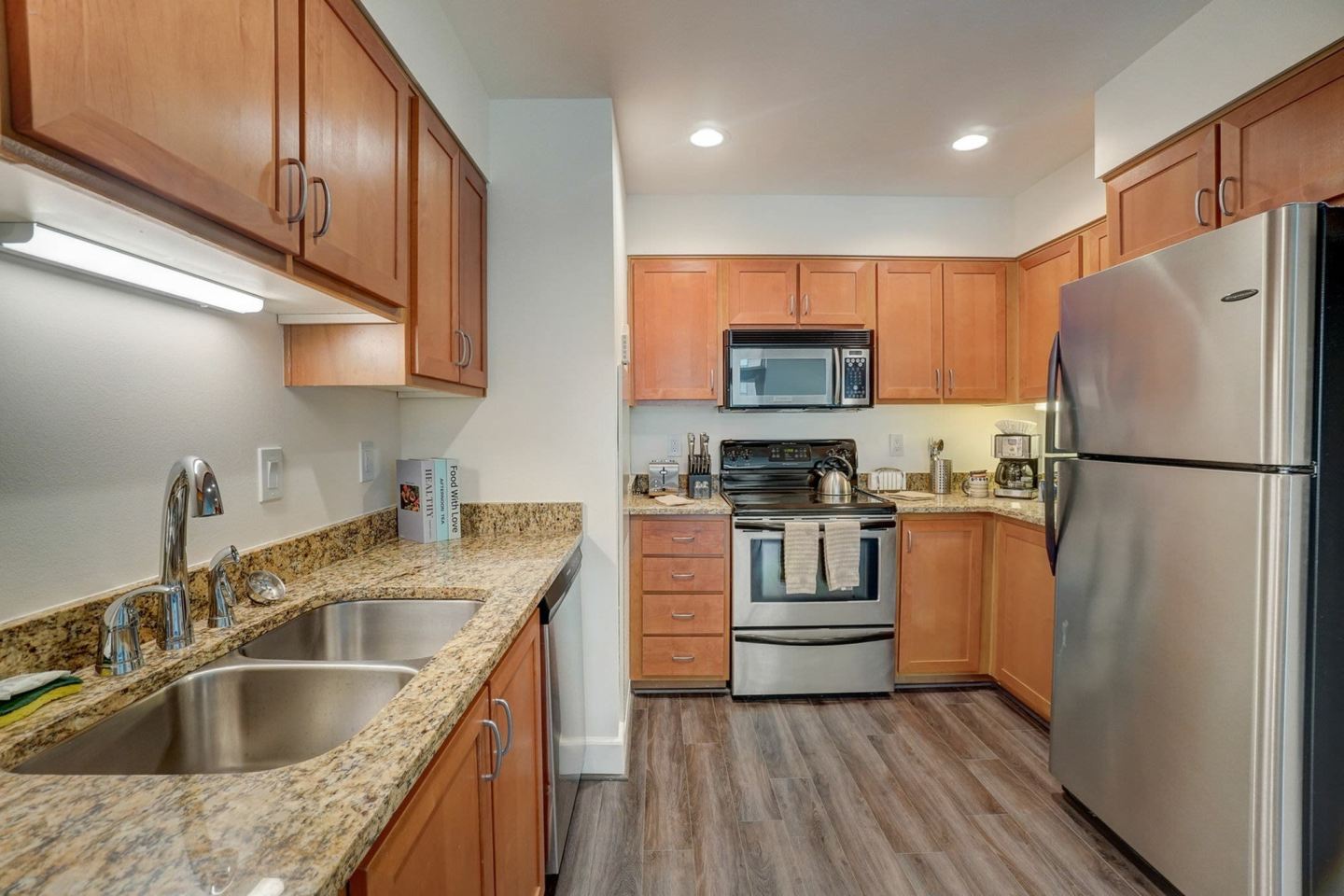 Burlington Tower Image 13