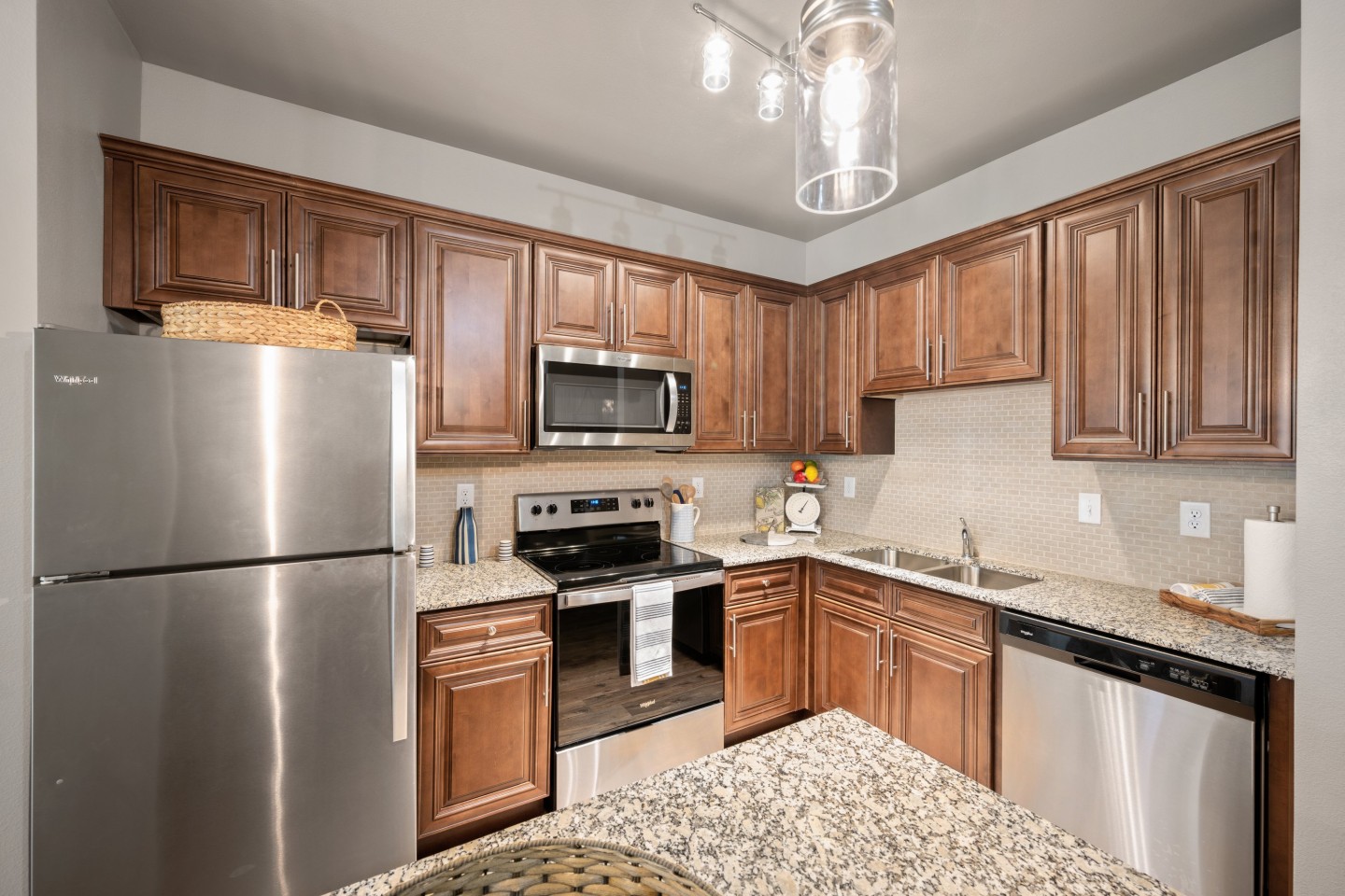 Lake Villas Apartments Image 4