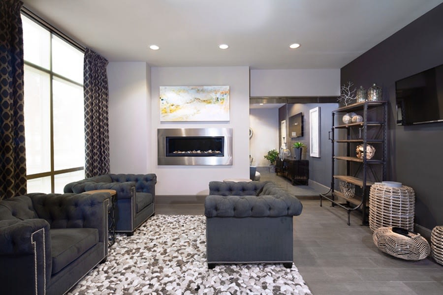 District at Greenbriar Apartments Image 9