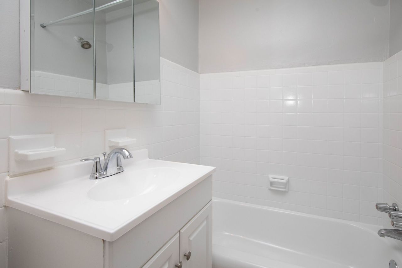 10th St. Apartments Image 7
