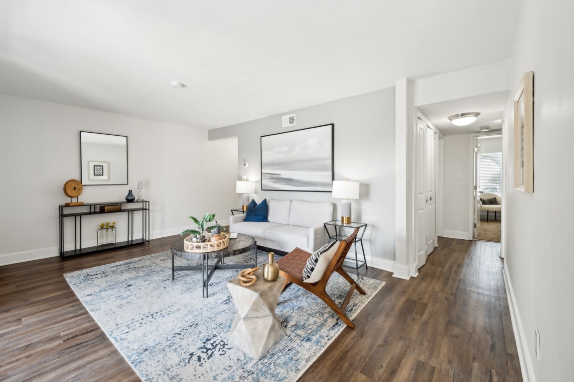 Linkhorn Bay Apartments Image 22