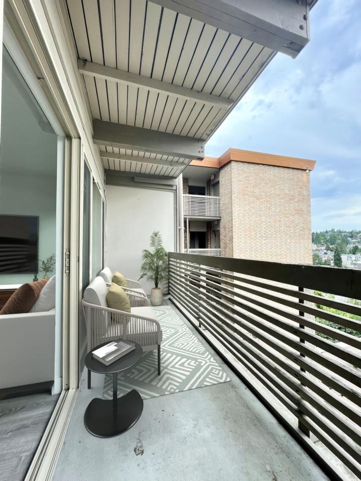 Village Vista Apartments Image 5