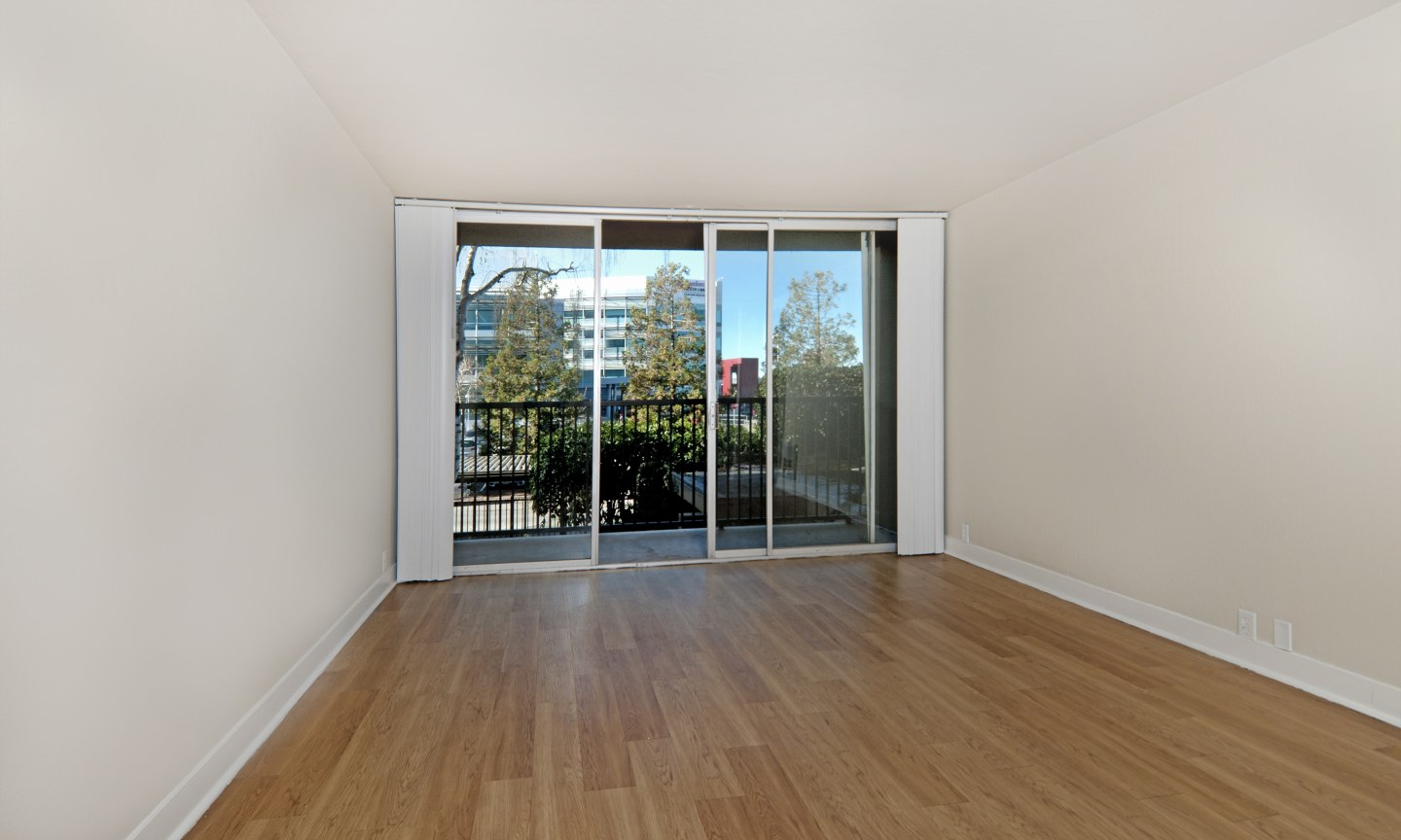 Avenue Two Image 18