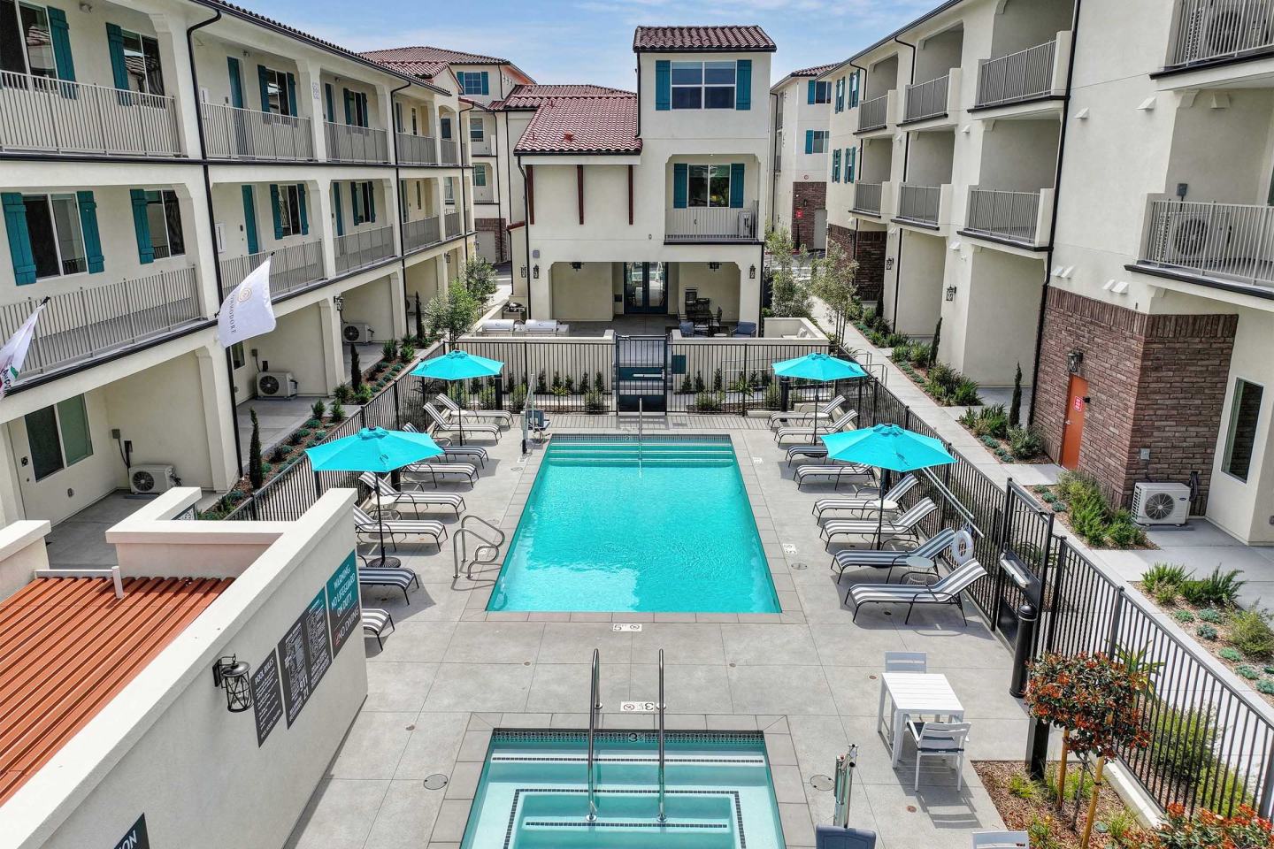 The Commodore Apartments Image 3