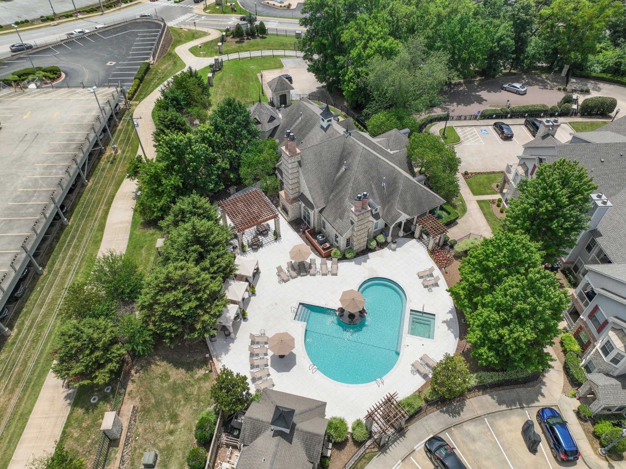 Stone Manor Image 28