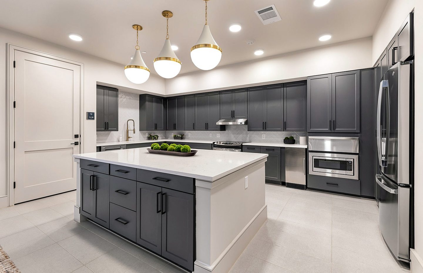 The Luxe at Lewisville Age 55+ Active Adult Apartment Homes Image 7