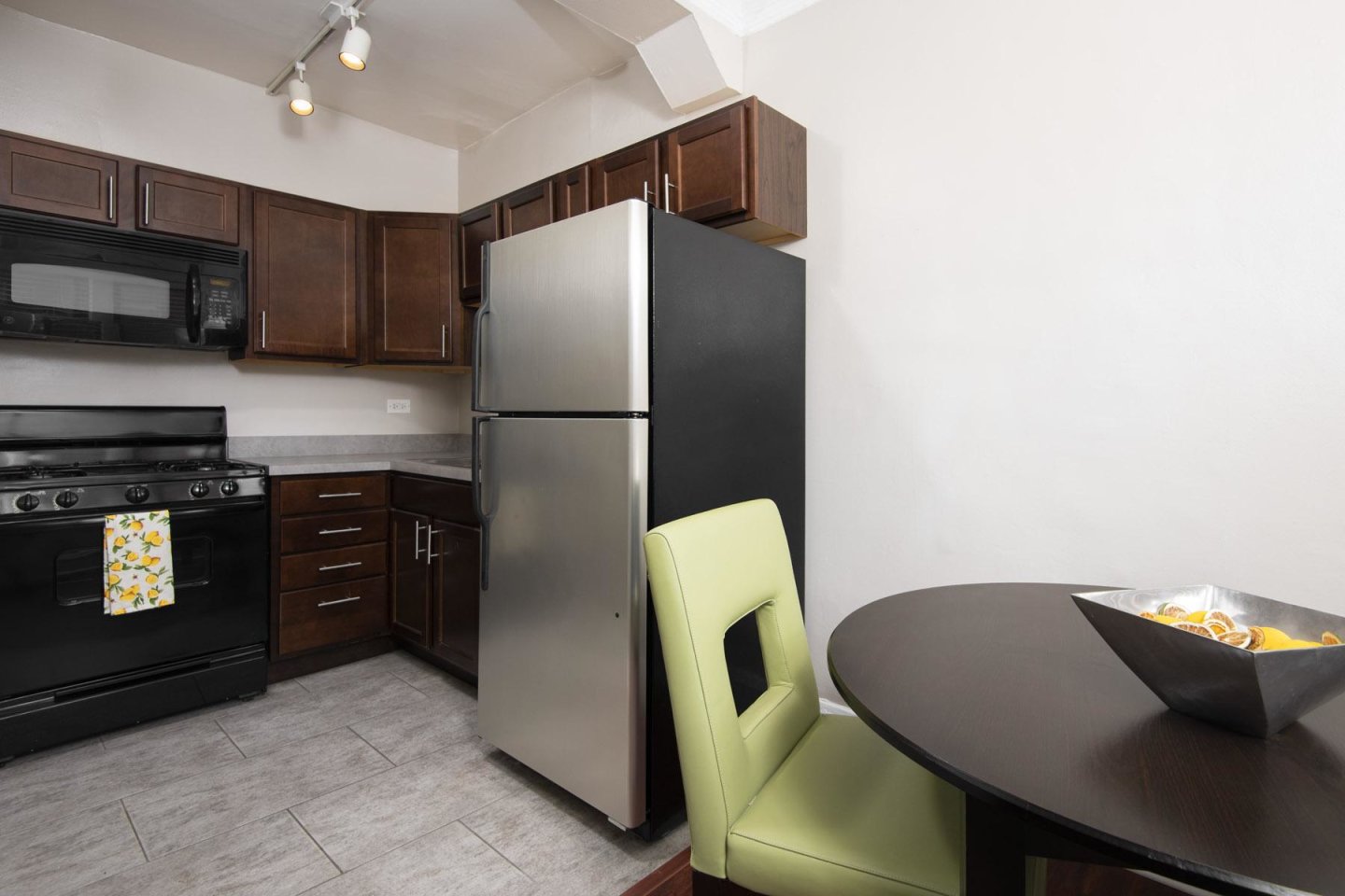 Reside at 823 Image 4