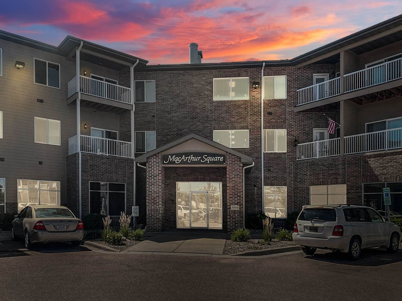 MacArthur Square Apartments Image 1