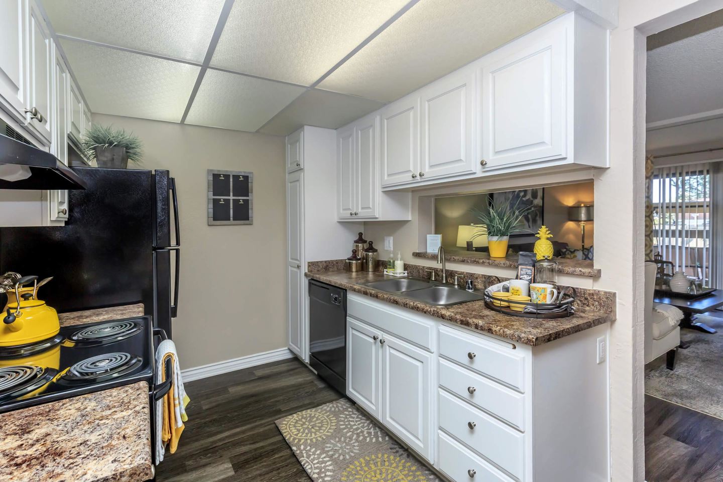 Raintree Apartment Homes Image 39