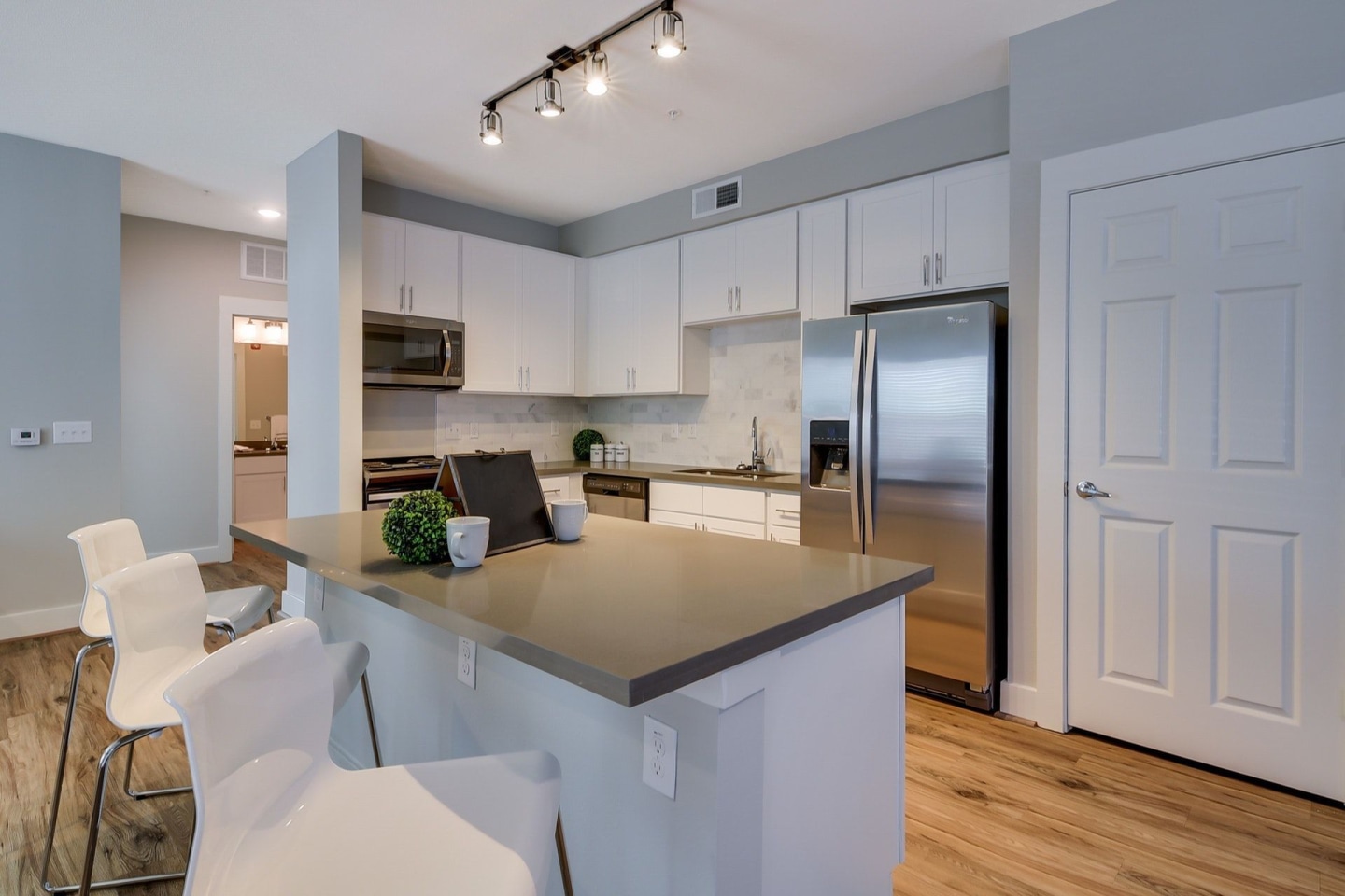 Regal Parc Apartment Homes Image 2