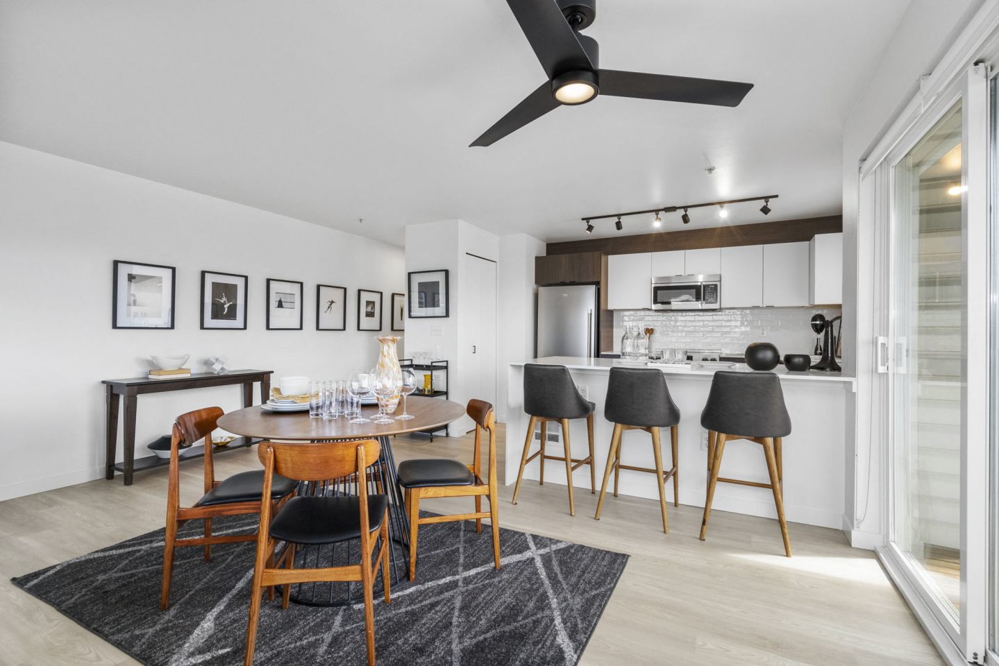 Thea Apartments Image 7