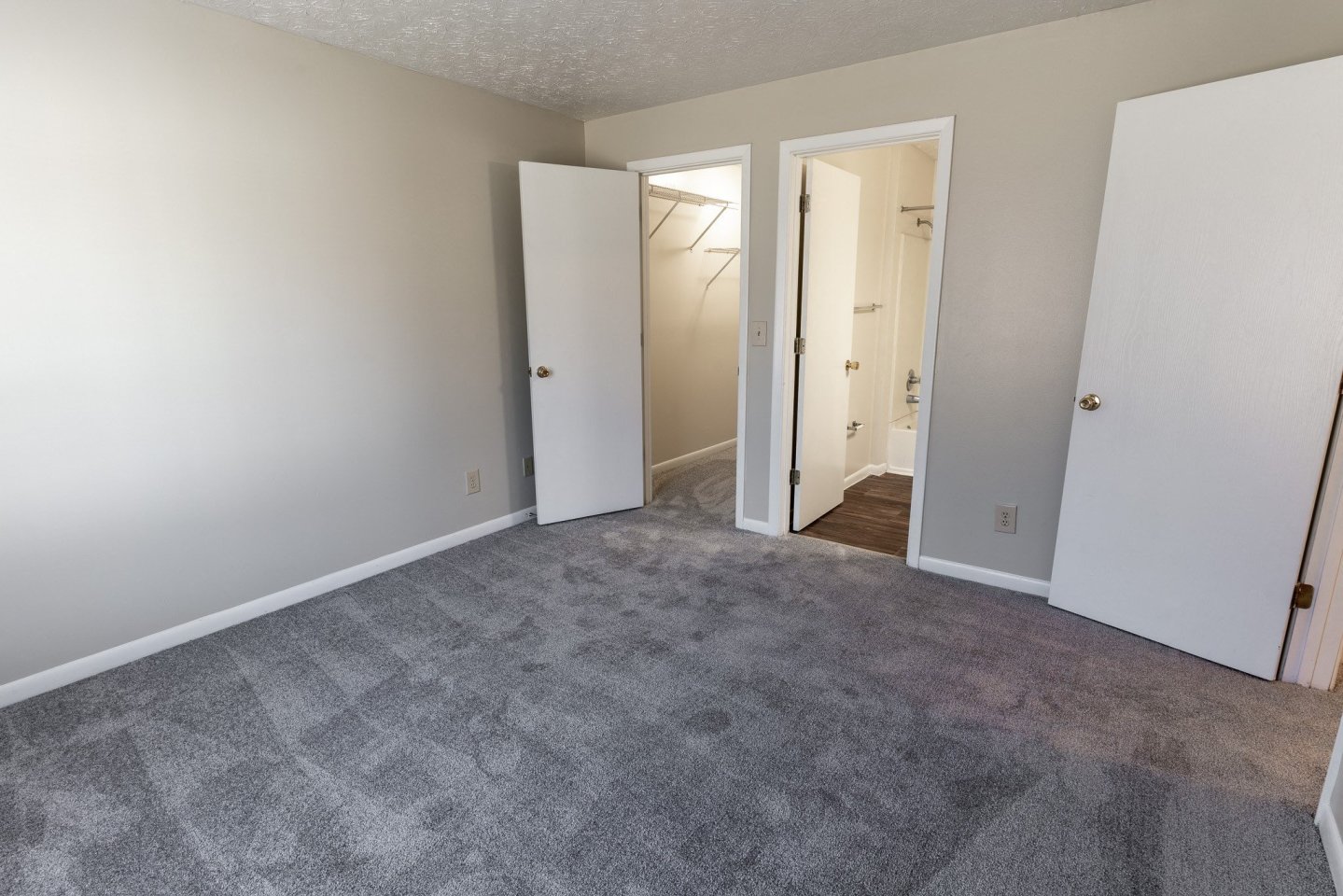Meadow View Apartments & Townhomes Image 6