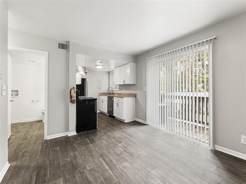 Pinewood Townhomes Image 5
